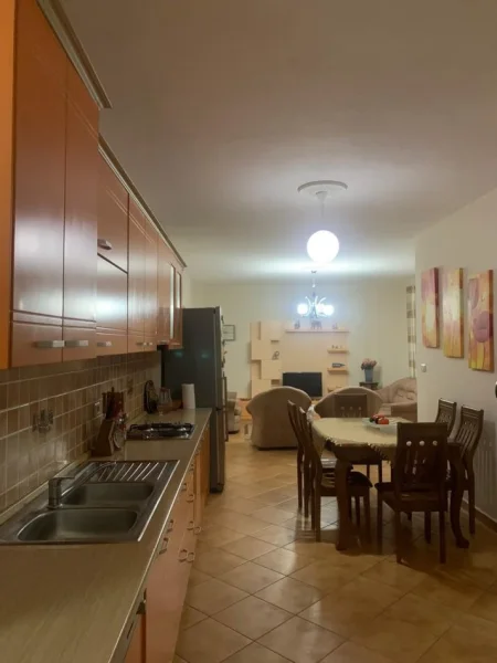 Tirane, shitet apartament 2+1+Ballkon Kati 2, 95 m² 123.000 €