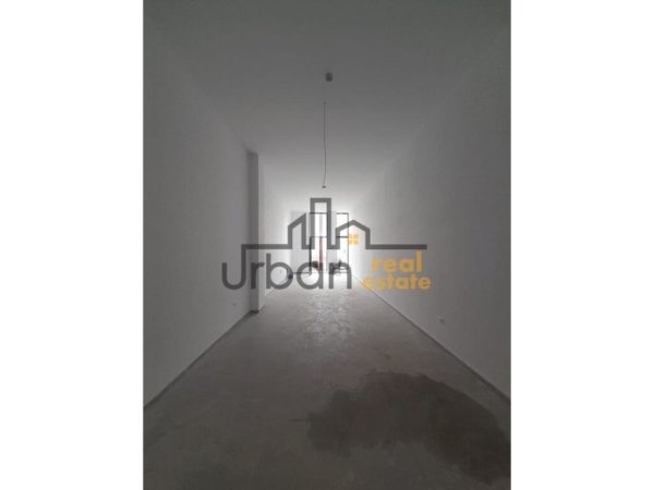 Tirane, jap me qera ambjent biznesi Kati 1, 55 m² 1.300 € (Garden Building)