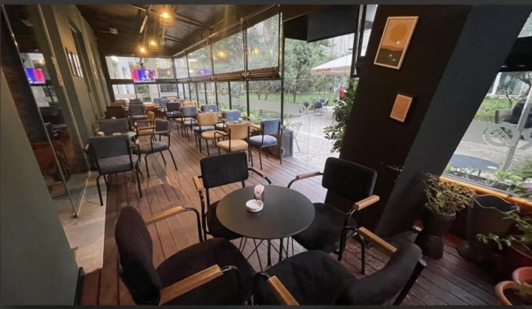 Tirane, jepet me qera lokal Kati 0, 150 m² 600 € (21 dhjetori)