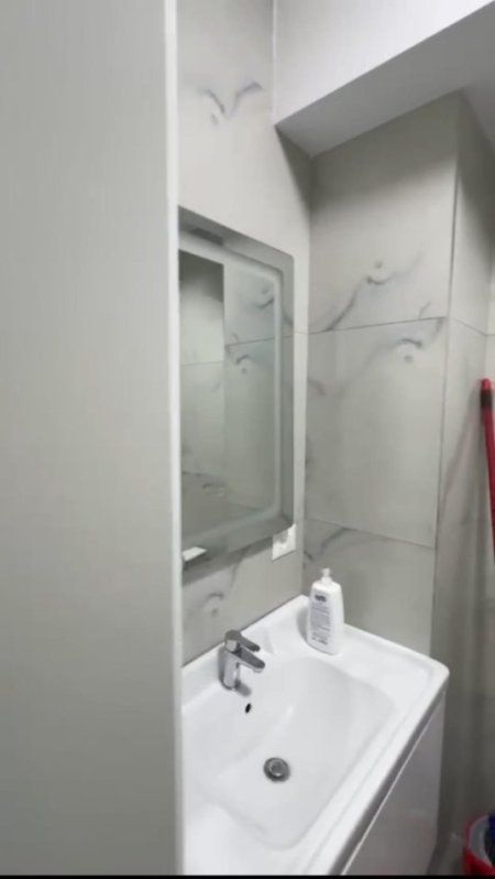 Tirane, jepet me qera apartament 1+1 Kati 2, 65 m² 450 € (kamez)