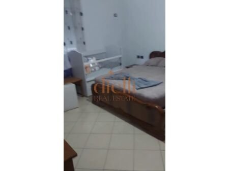 Tirane, jepet me qera apartament 2+1 Kati 1, 110 m² 400 € (Ish Stacioni Trenit)