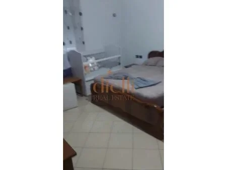Tirane, jepet me qera apartament 2+1 Kati 1, 110 m² 400 € (Ish Stacioni Trenit)