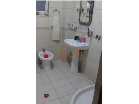 Tirane, jepet me qera apartament 2+1 Kati 1, 110 m² 400 € (Ish Stacioni Trenit)