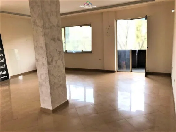 Tirane, jepet me qera zyre Kati 2, 70 m² 600 € (zogu i zi)
