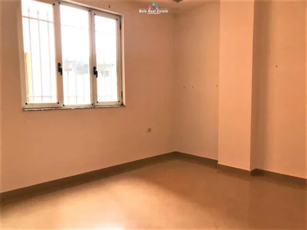 Tirane, jepet me qera zyre Kati 2, 70 m² 600 € (zogu i zi)