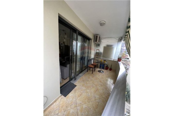Tirane, jepet me qera apartament 2+1+Ballkon Kati 2, 116 m² 600 € (Ibrahim Kodra)