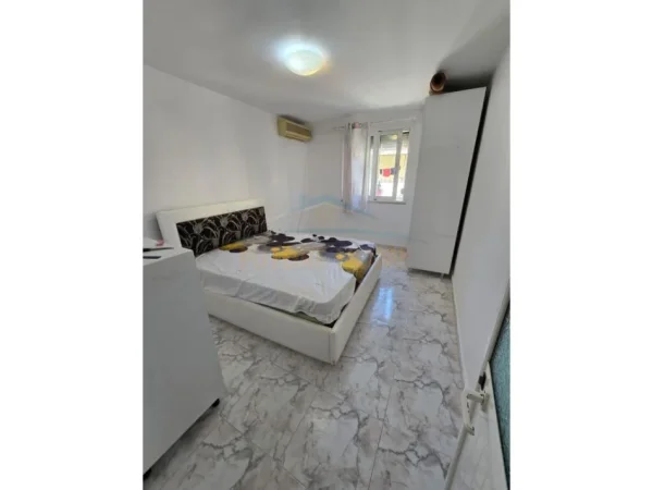 Tirane, shitet apartament 1+1+Ballkon Kati 3, 50 m² 88.000 € (Hoxha tahsim)