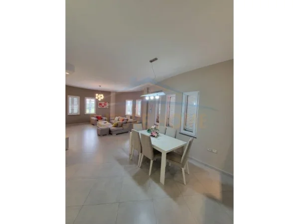 jepet me qera 3 Katshe Kati 3, 302 m² 800 € (Tufine)