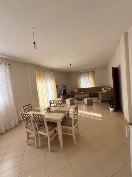 Tirane, jepet me qera shtepi 2 Katshe Kati 2, 3.100 m² 2.500 € (Lundër) TT 1127