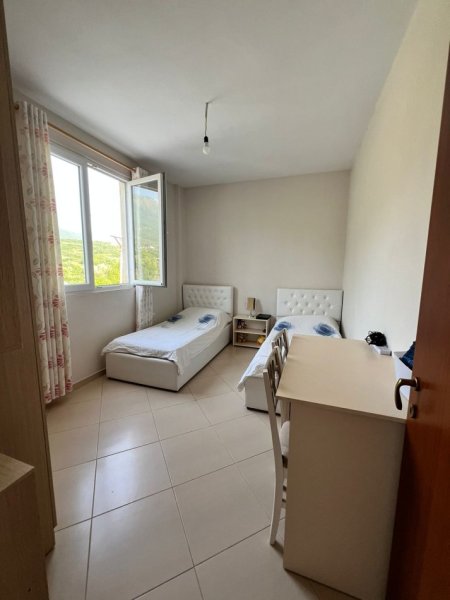 Tirane, jepet me qera shtepi 2 Katshe Kati 2, 3.100 m² 2.500 € (Lundër) TT 1127