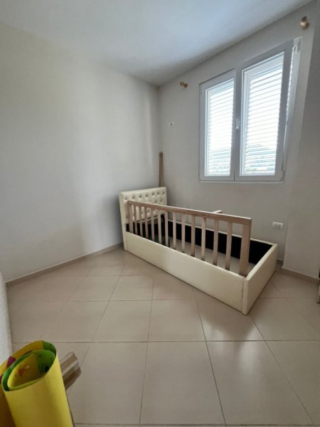 Tirane, jepet me qera shtepi 2 Katshe Kati 2, 3.100 m² 2.500 € (Lundër) TT 1127