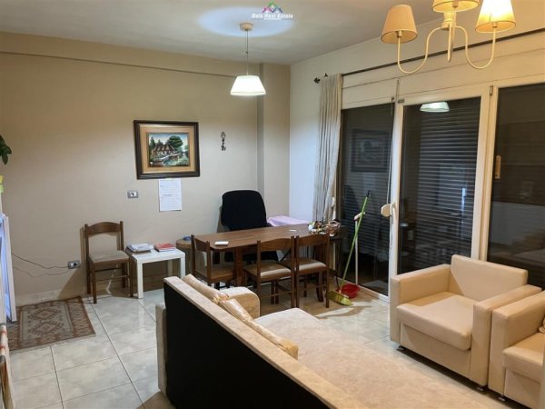 Tirane, jepet me qera apartament 1+1+Ballkon Kati 7, 60 m² 500 € (dritan hoxha)