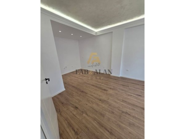 Tirane, shitet apartament 2+1+2 Kati 7, 96 m² 210.000 € (Condor Center) Rruga e Kavajes