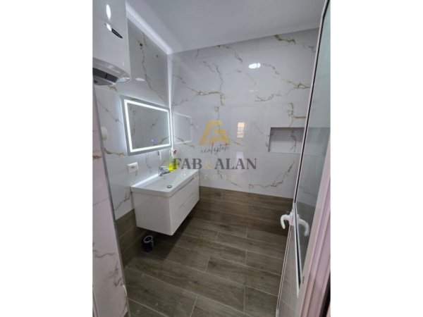 Tirane, shitet apartament 2+1+2 Kati 7, 96 m² 210.000 € (Condor Center) Rruga e Kavajes