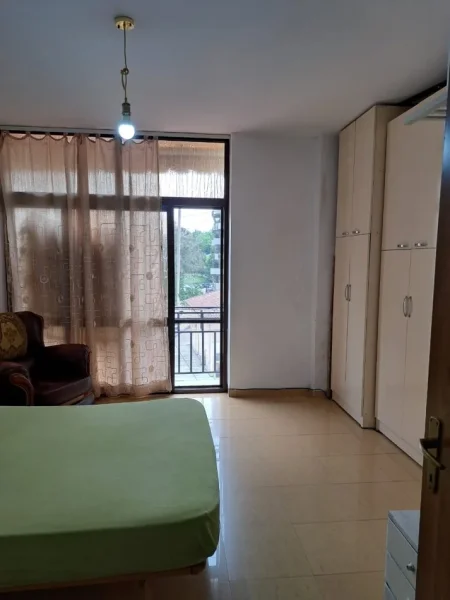 Tirane, jepet me qera apartament 2+1+Ballkon Kati 5, 100 m² 600 € (RRUGA E ELBASANIT)