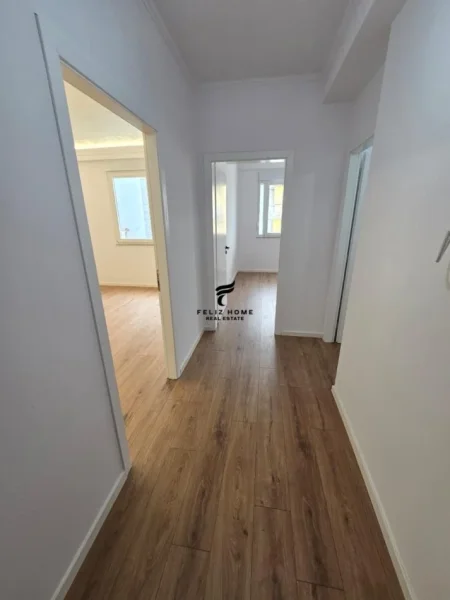 Tirane, shitet apartament 2+1+Ballkon Kati 7, 96 m² 210.000 € (RRUGA E KAVAJES)