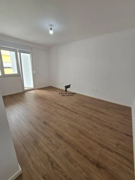Tirane, shitet apartament 2+1+Ballkon Kati 7, 96 m² 210.000 € (RRUGA E KAVAJES)