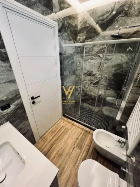 Tirane, jepet me qera Vile Kati 0, 900 m² 4.300 € (SAUK)