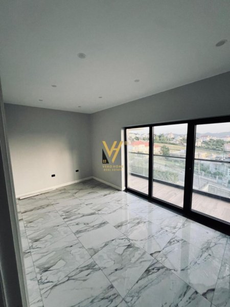 Tirane, jepet me qera Vile Kati 0, 900 m² 4.300 € (SAUK)