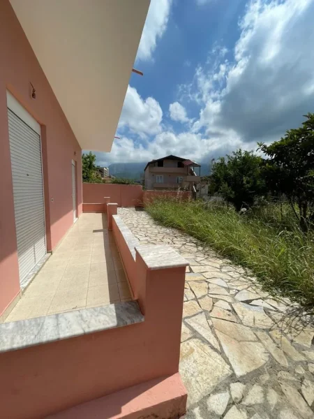 Tirane, shitet Vile 3 Katshe , 375 m² 305.000 € (PORCELAN)