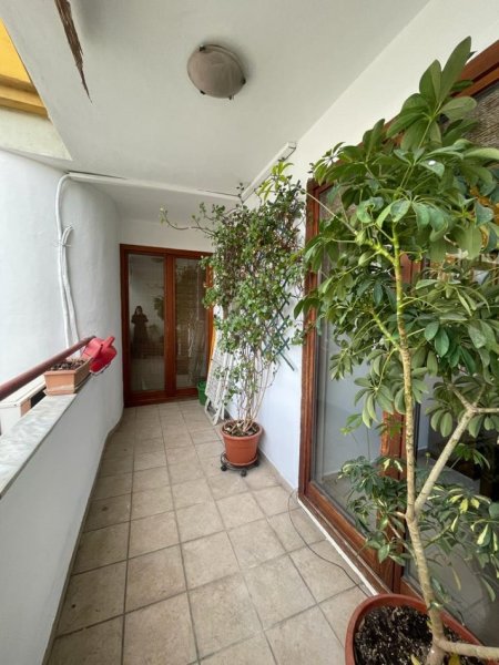 Tirane, jepet me qera apartament 2+1+Ballkon Kati 14, 75 m² 500 € (Bulevardi zogu i 1 , prane bar kafe new york)
