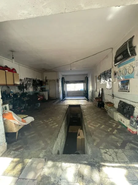 Tirane, shitet ambjent biznesi Kati 0, 60 m² 90.000 € (DON BOSKO)