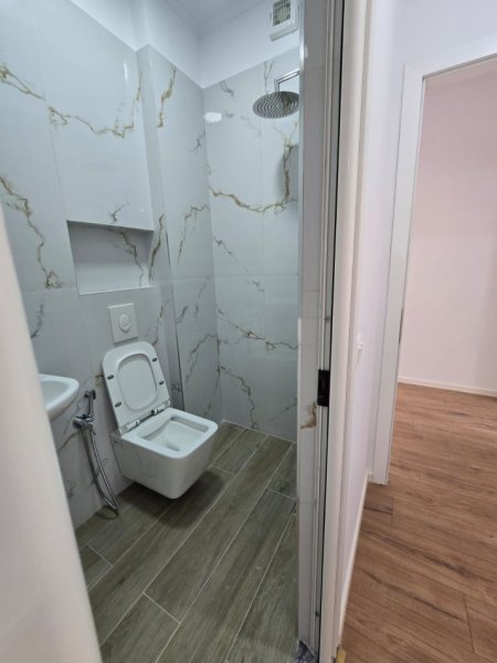 Tirane, shitet apartament 2+1+Ballkon Kati 7, 96 m² 210.000 € (Rruga e Kavajës)