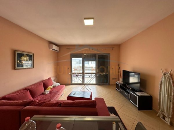 Tirane, shitet apartament 2+1 Kati 12, 110 m² 175.000 € (Zogu i Zi)