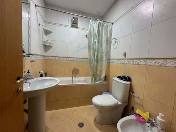 Tirane, shitet apartament 2+1 Kati 12, 110 m² 175.000 € (Zogu i Zi)