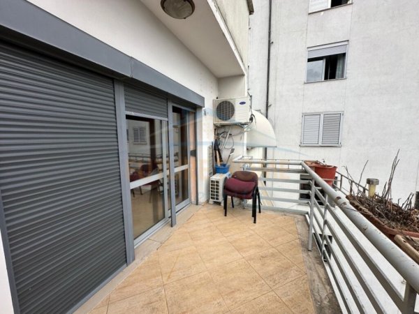 Tirane, shitet apartament 2+1 Kati 12, 110 m² 175.000 € (Zogu i Zi)
