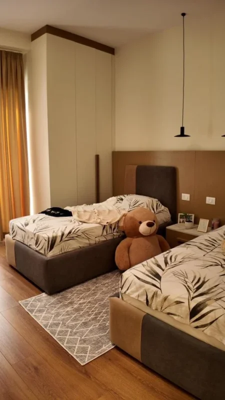 Tirane, shitet apartament 2+1 Kati 8, 132 m² 290.000 € (Pazari i ri)