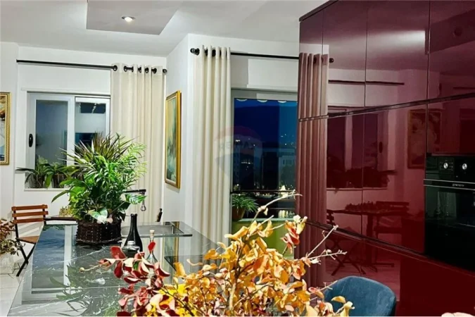 Tirane, shitet apartament 2+1 Kati 3, 136 m² 330.000 € (Rruga Hamdi Sina - Liqeni i Thatë)