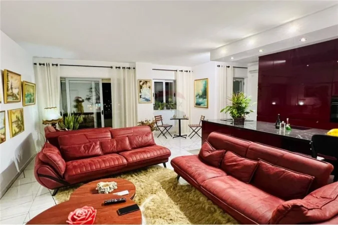 Tirane, shitet apartament 2+1 Kati 3, 136 m² 330.000 € (Rruga Hamdi Sina - Liqeni i Thatë)