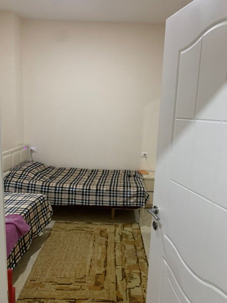 Tirane, jepet me qera apartament 1+1 Kati 1, 60 m² 249 € (Yzberisht)