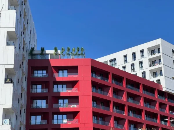 Tirane, jepet me qera zyre Kati 7, 116 m² 450 € (Farmacia 10)