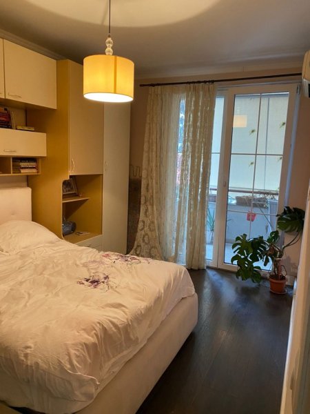Tirane, jepet me qera apartament 2+1+Ballkon Kati 2, 90 m² 700 € (Komuna e Parisit)
