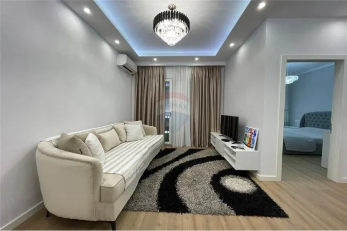 Tirane, jepet me qera apartament 1+1 Kati 3, 55 m² 550 € (kopshti botanik)