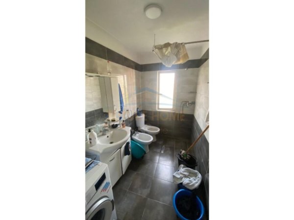 Tirane, shitet apartament 3+1 Kati 5, 88 m² 145.000 € (Selvia)