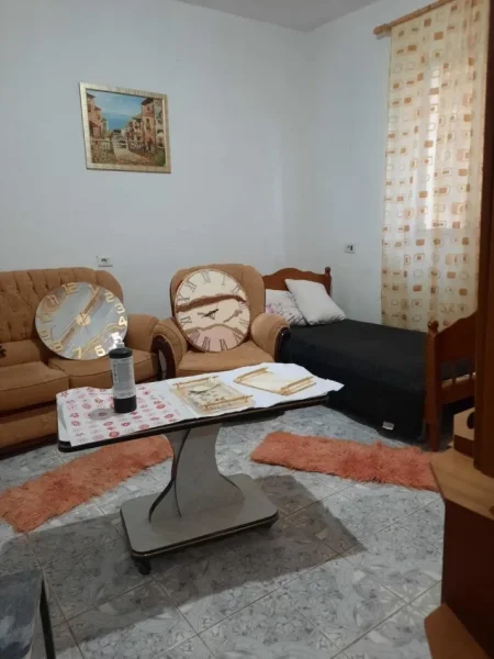 Tirane, jepet me qera apartament 2+1 Kati 1, 75 m² 279 € (Porcelan)