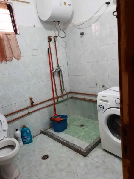 Tirane, jepet me qera apartament 2+1 Kati 1, 75 m² 279 € (Porcelan)