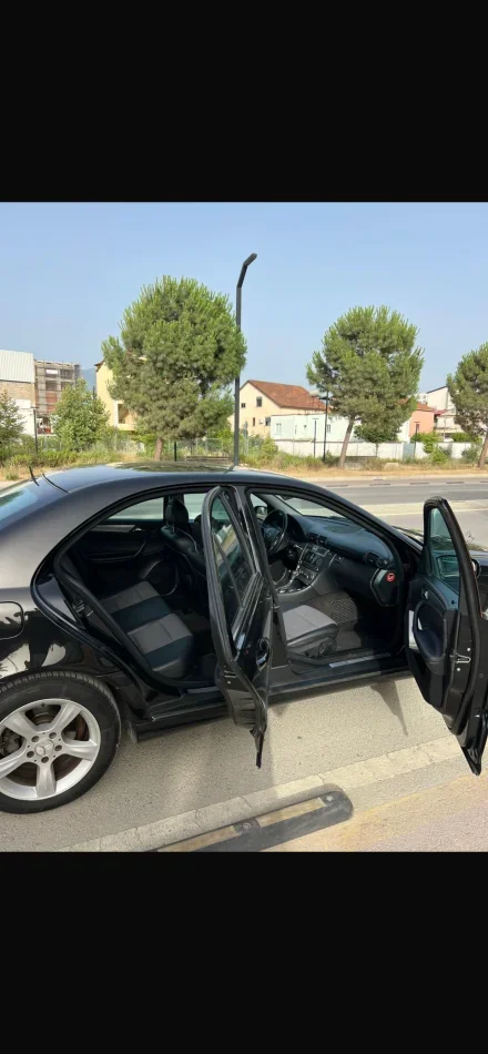 Tirane, shes makine Mercedes Benz Benzin+Gaz, e zeze automatik Kondicioner 250 km 4.500 €