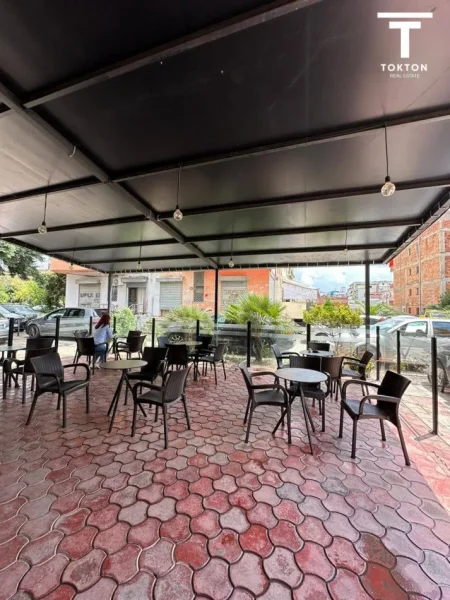 Tirane, shitet Kati 0, 355 m² 603.500 € (Don Bosko, Rruga Albanopoli)