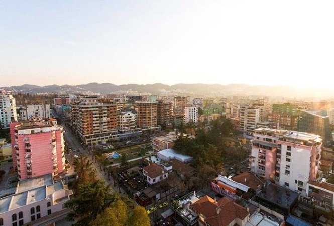 Tirane, shitet ambjent biznesi Kati 0, 84 m² 440.000 € (Ish Blloku)