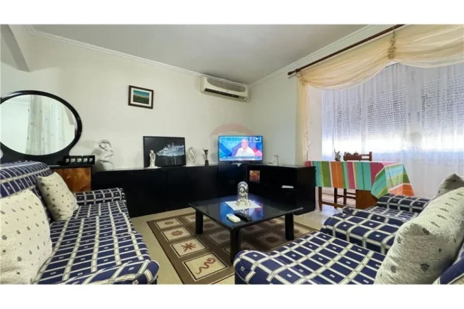 Tirane, jepet me qera apartament 1+1 Kati 3, 55 m² 400 € (Liceu Artistik)