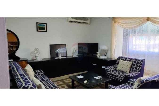 Tirane, jepet me qera apartament 1+1 Kati 3, 55 m² 400 € (Liceu Artistik)