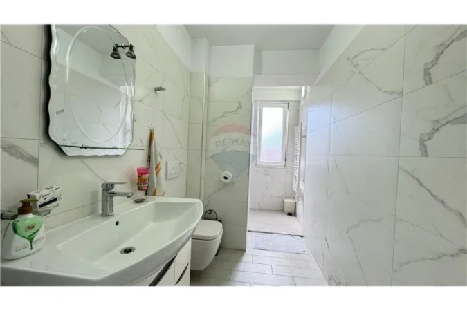 Tirane, jepet me qera apartament 1+1 Kati 3, 55 m² 400 € (Liceu Artistik)