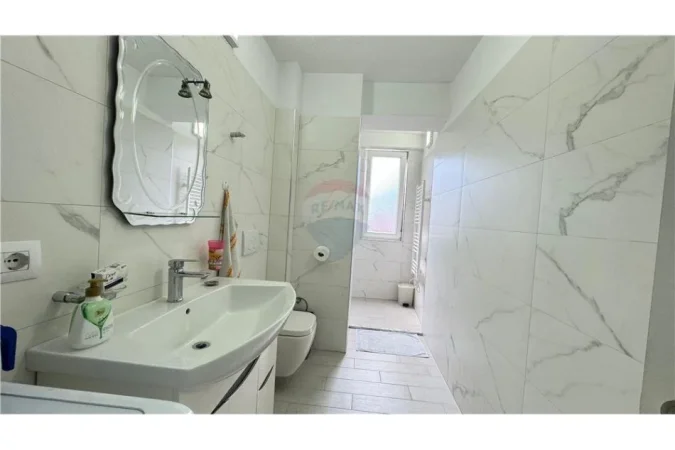Tirane, jepet me qera apartament 1+1 Kati 3, 55 m² 400 € (Liceu Artistik)