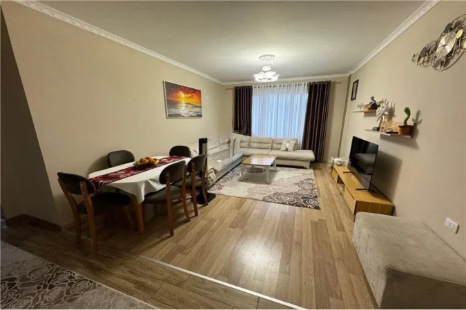 Tirane, shitet apartament 2+1+Ballkon Kati 4, 111 m² 114.000 € (Kamez)