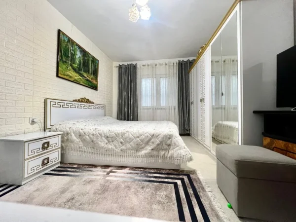 Tirane, shitet shtepi 2+1+Ballkon Kati 1, 193 m² 180.000 € (Allias)