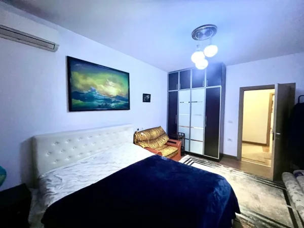Tirane, shitet shtepi 2+1+Ballkon Kati 1, 193 m² 180.000 € (Allias)